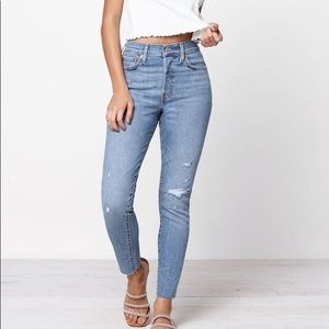 LEVI'S Wedgie High Rise Womens Skinny Ripped Jeans